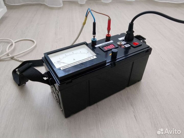 Автоматическое зарядное устройство 12V