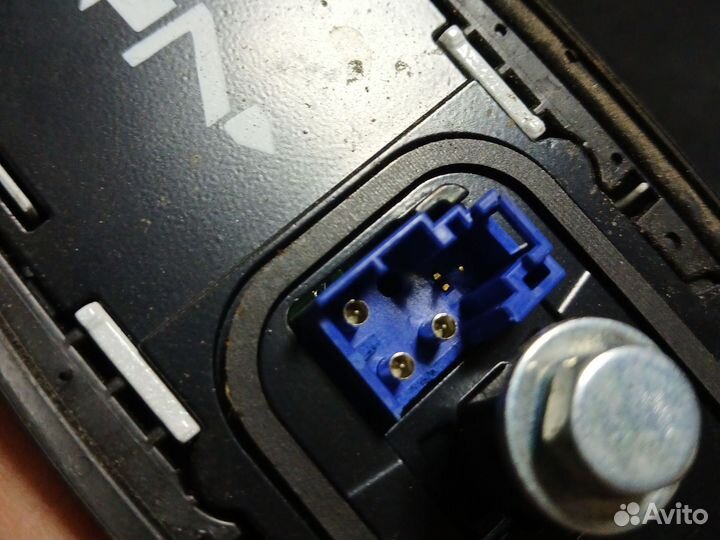 Антенна в крышу (плавник) Toyota RAV 4 IV (рестайл