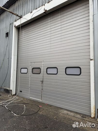 Секционные ворота бу алютех с калиткой