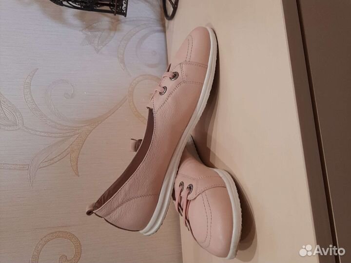 Продам туфли женские