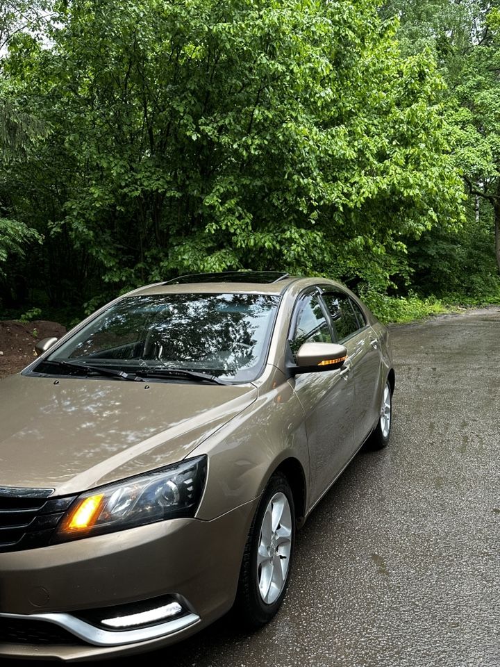 Geely Emgrand EC7: фото владельца