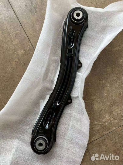 Задний правый рычаг на mercedes GLS