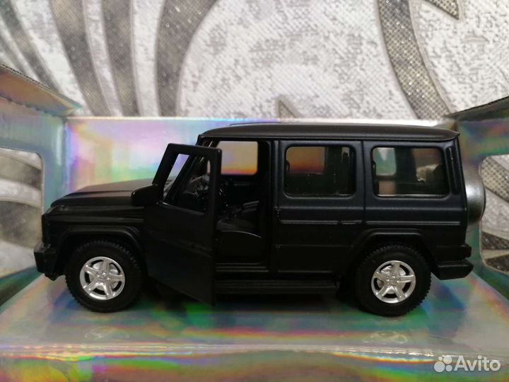 Игрушка автомобиль Мерседес