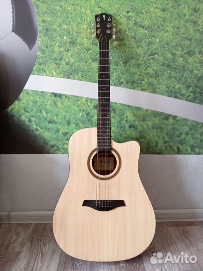 Гитара,новая