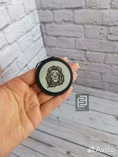 Подвеска на зеркало в машину