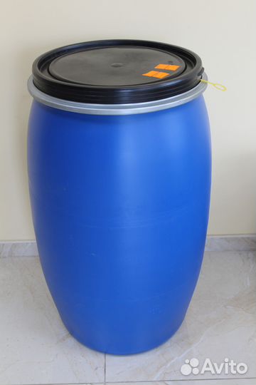 Бочка пластиковая 127л (евробарабан) на хомуте
