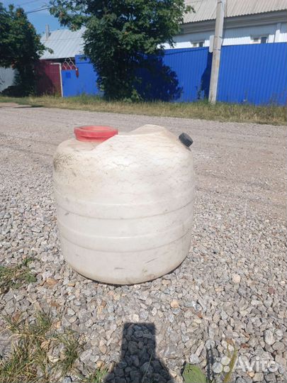 Емкость для воды пластиковая