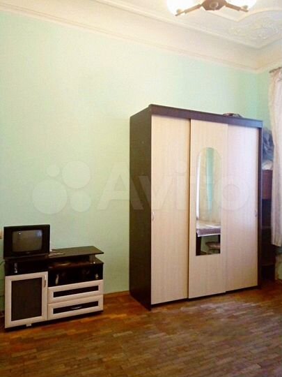 Комната 22 м² в 5-к., 2/5 эт.