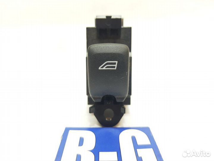 Кнопка стеклоподъемника задняя левая Land Rover