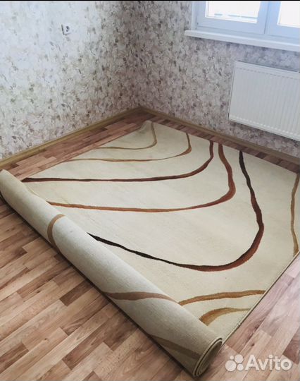 Большой чистый Ковер 4 на 2