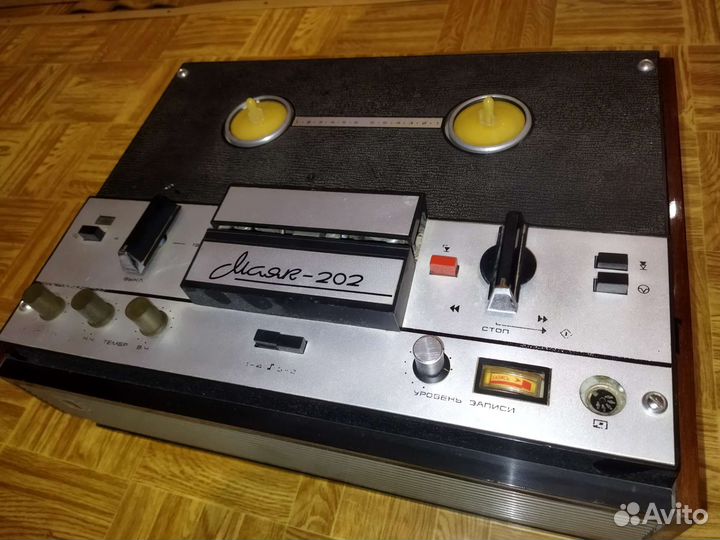 Катушечный магнитофон Маяк 202