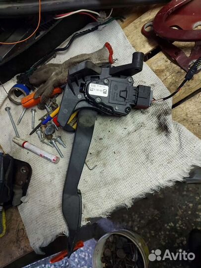 Педаль газа Opel Corsa C робот