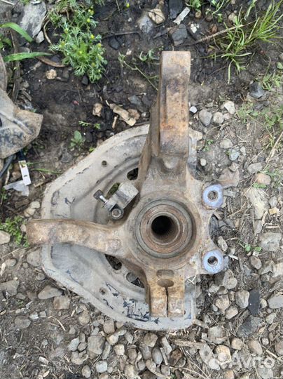 Поворотные кулаки Opel Omega