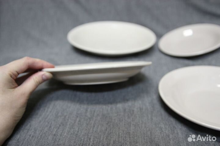 Набор столовый из фаянса - тарелки. СССР