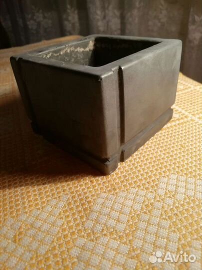 Каменный цветочный горшок