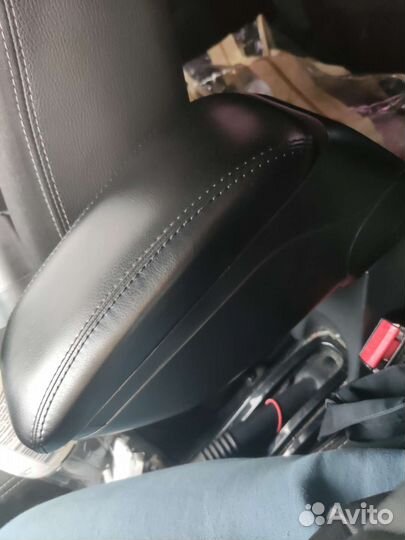 Подиум держатель подлокотника Рено Дастер Renault