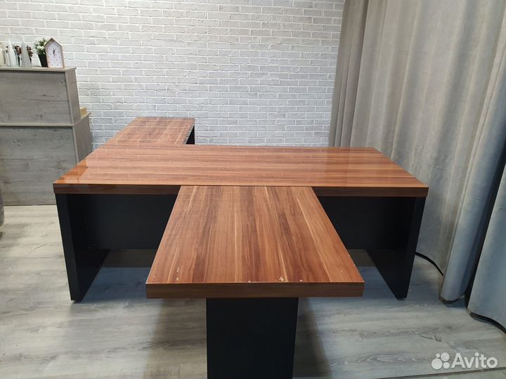 Стол руководителя