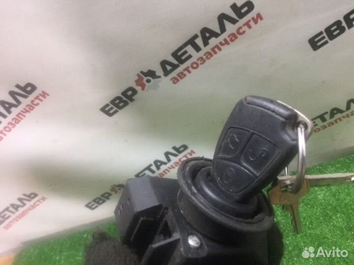 Замок зажигания Mercedes Benz W202 седан 1.8