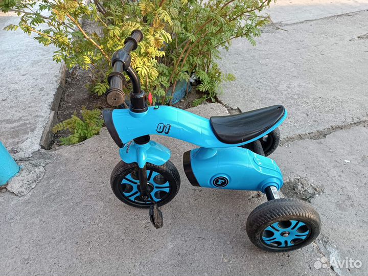 Детский трехколесный велосипед