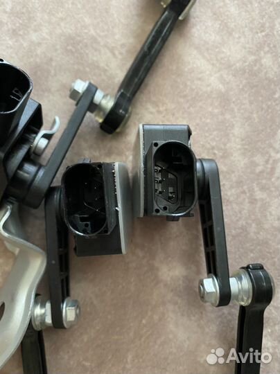 Датчик положения кузова VAG VW audi