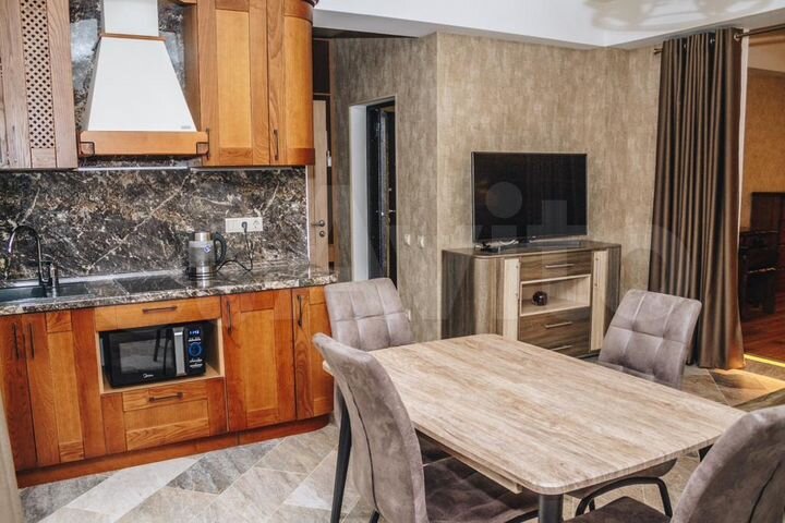 Квартира-студия, 60 м², 1/4 эт.