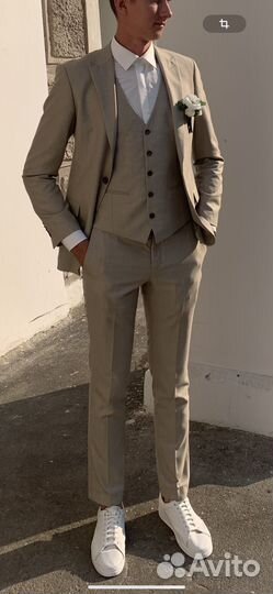 Свадебный костюм