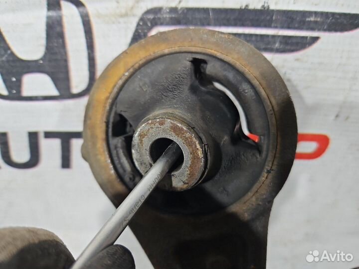 Рычаг нижний передний правый Honda Accord CL7 K20A