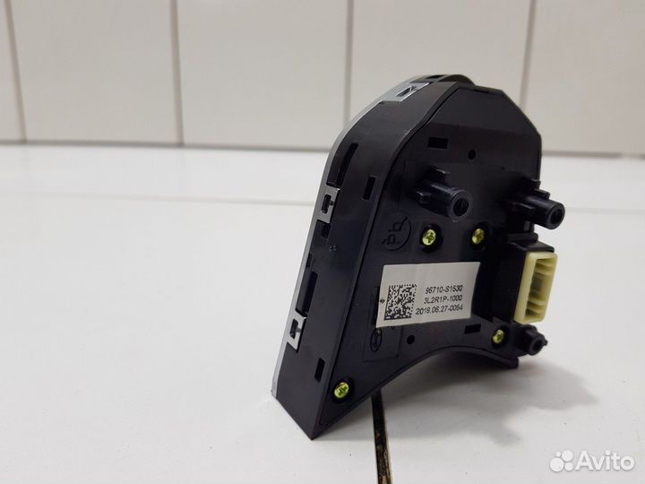 Блок кнопок на руль (Hyundai Santa Fe IV)