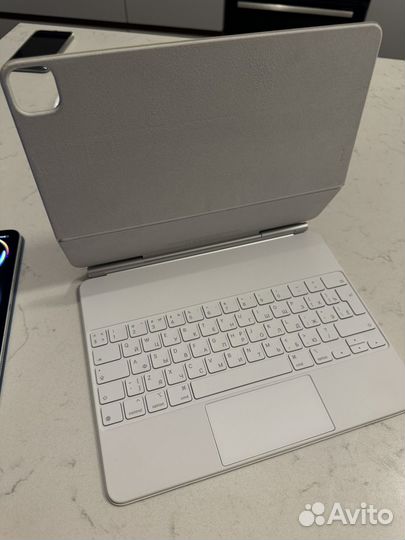 Apple magic keyboard iPad pro 12.9