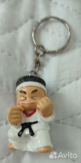 Фигурки, статуэтки, брелки разные