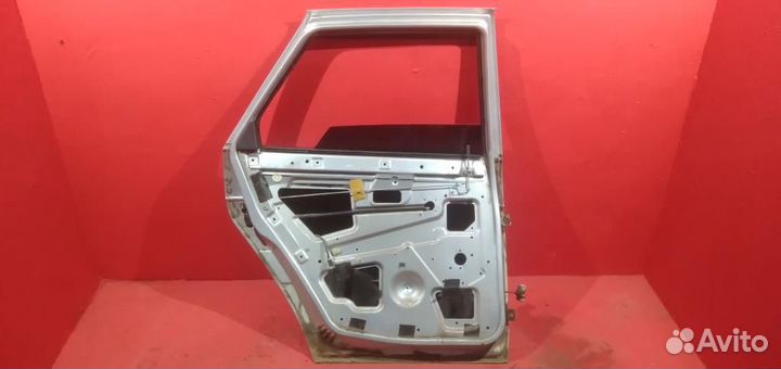 Приора дверь задняя левая серебристая