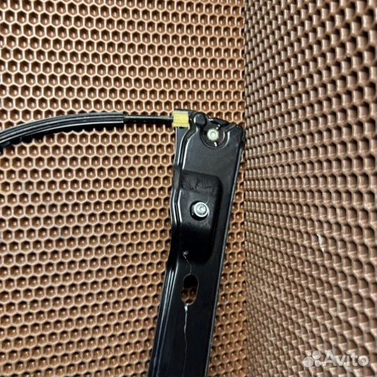 Стеклоподъемник передний правый Ford Focus BM iqdb