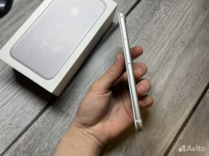 iPhone 7, 128 ГБ