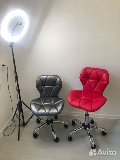 Стул для мастера салонам новый