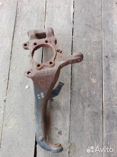 Кулак поворотный передний левый Ниссан Патфайндер