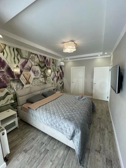 2-к. квартира, 64 м², 9/18 эт.