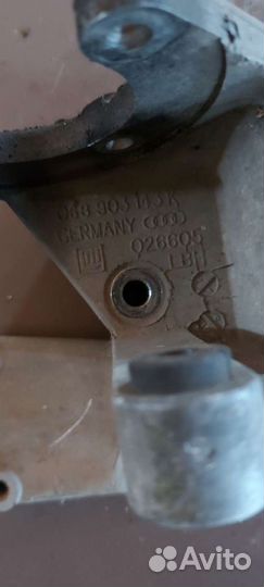 Кронштейн гура генератора на Volkswagen Passat B5