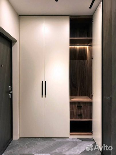 Распашной шкаф