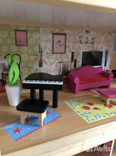 Домик кукольный