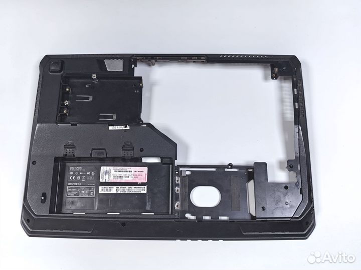 Поддон ноутбука MSI GT780DX с дефектом