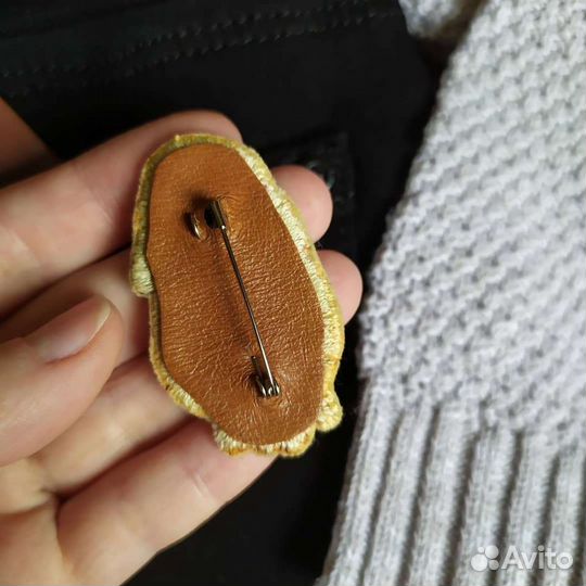 Брошь ручной работы 