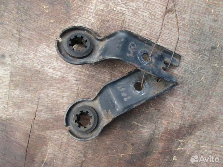 Крепление радиатора Toyota Corolla Fielder NZE141