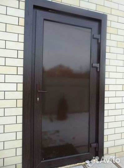 Пластииковые двери с гарантией