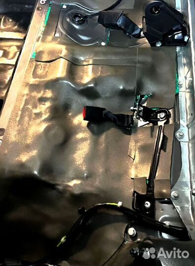 Шумоизоляция комплексная стандарт (внедорожник)