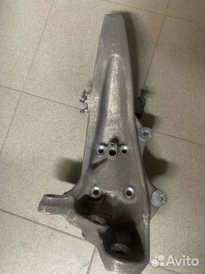 Бмв Ф10 кулак поворотный