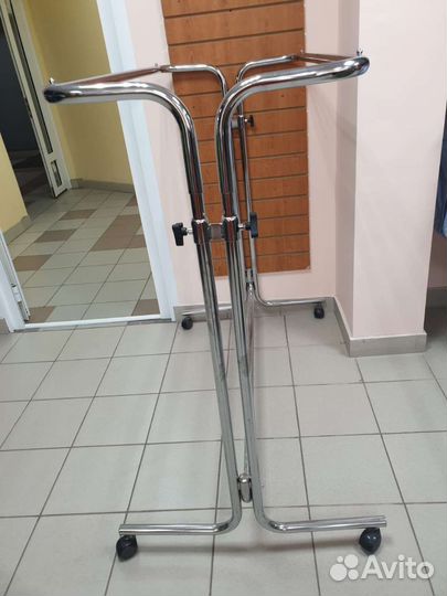 Вешалка для одежды напольная