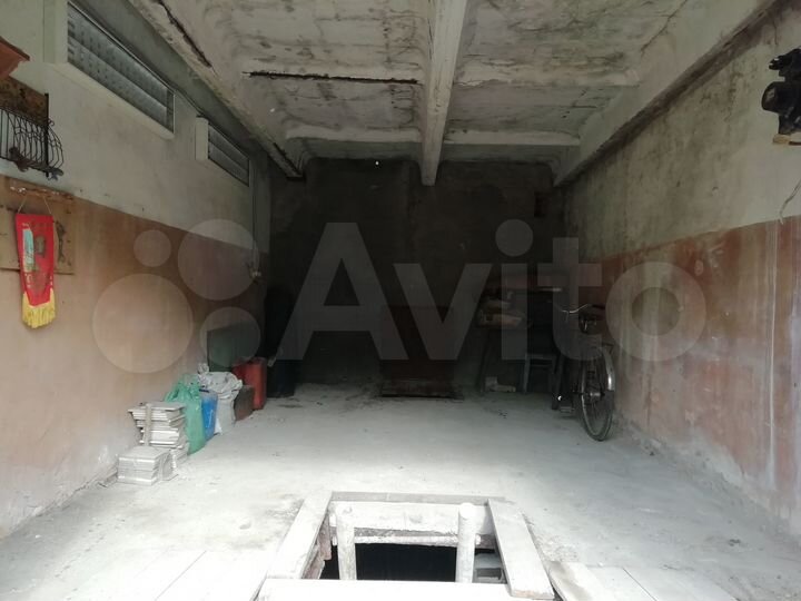 Гараж, > 30 м²