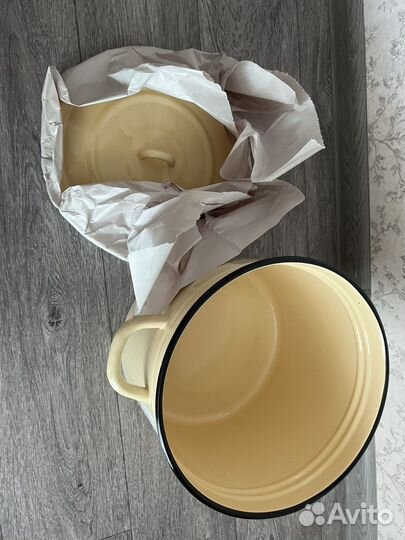 Кастрюля эмалированная 11,5 литров новая