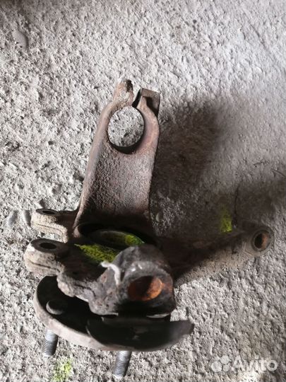 Ступица передняя правая Ford Focus 2 палец 21