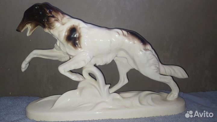 Статуэтка фарфор борзая